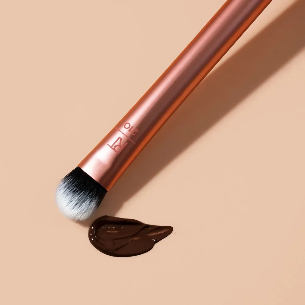 Real Techniques Expert Concealer Makeup Brush thumbnail 3