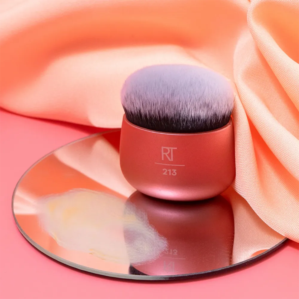 Real Techniques Foundation Kabuki Makeup Blender Brush thumbnail 3
