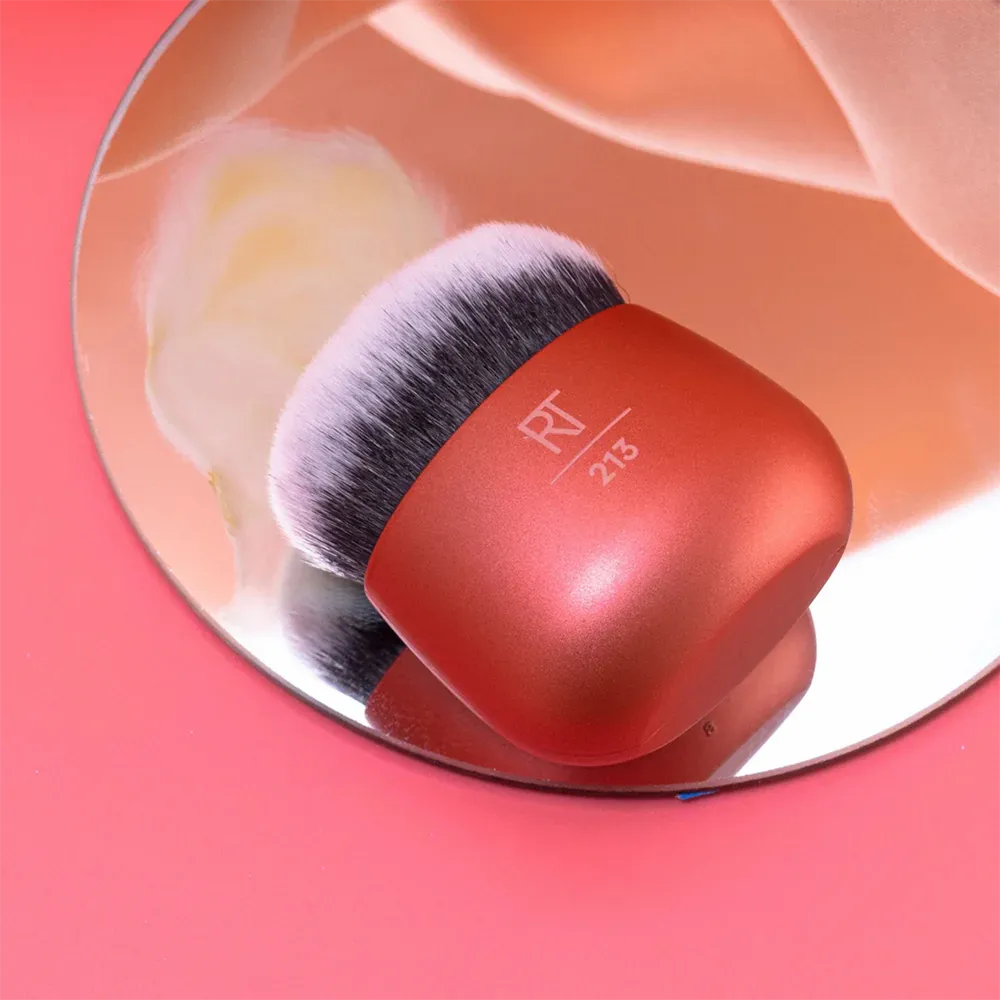 Real Techniques Foundation Kabuki Makeup Blender Brush thumbnail 5