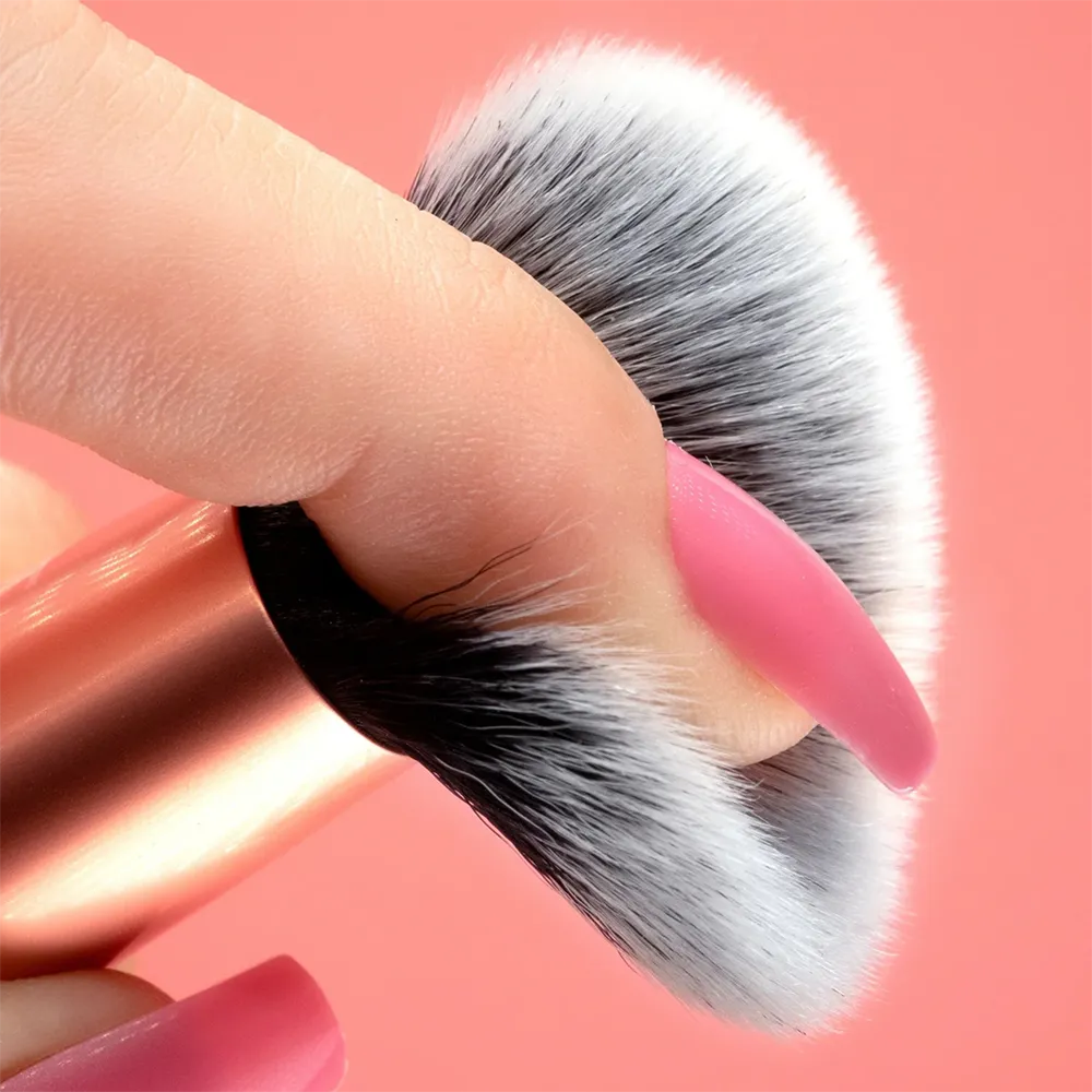 Real Techniques Expert Face Brush thumbnail 3