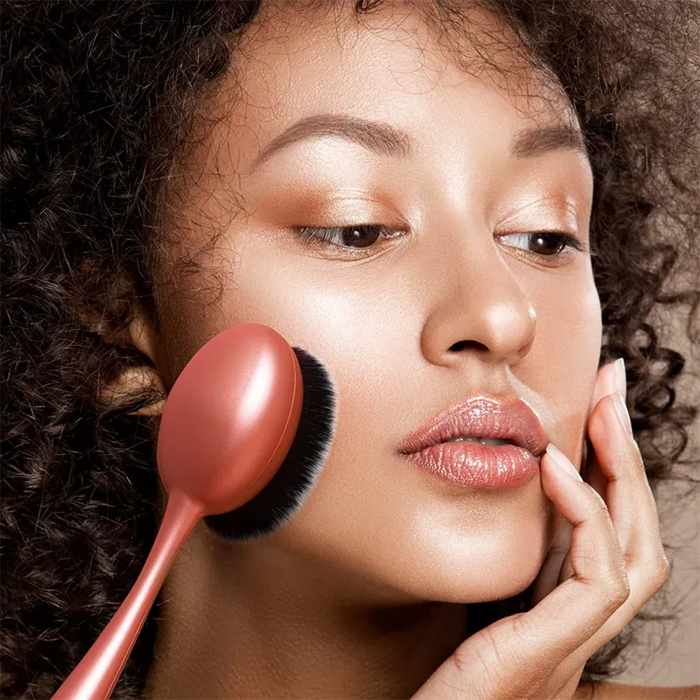 Real Techniques Blend And Blur Foundation Makeup Brush thumbnail 4