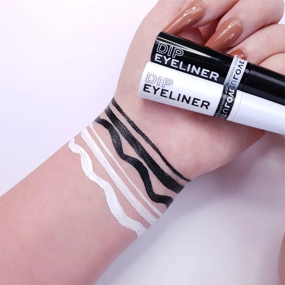 Makeup Revolution Relove Dip Eyeliner - White (5 ml) thumbnail 3