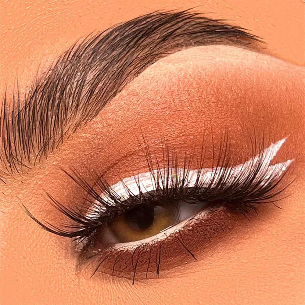 Makeup Revolution Relove Dip Eyeliner - White (5 ml) thumbnail 4