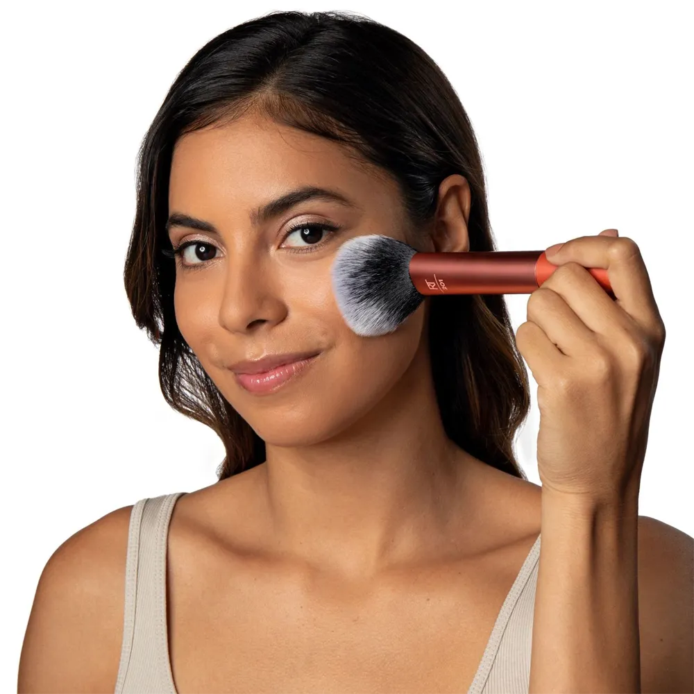 Real Techniques Ultra Plush Powder Makeup Brush thumbnail 4