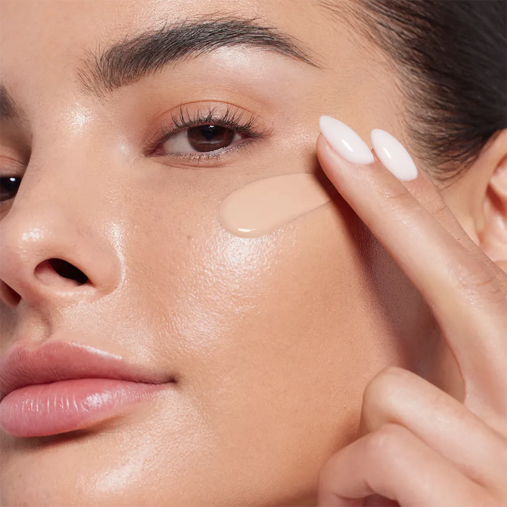 Loca Dreamy Glowy Skin Ultra Weightless Foundation - 05 Espresso (30 ml) thumbnail 3