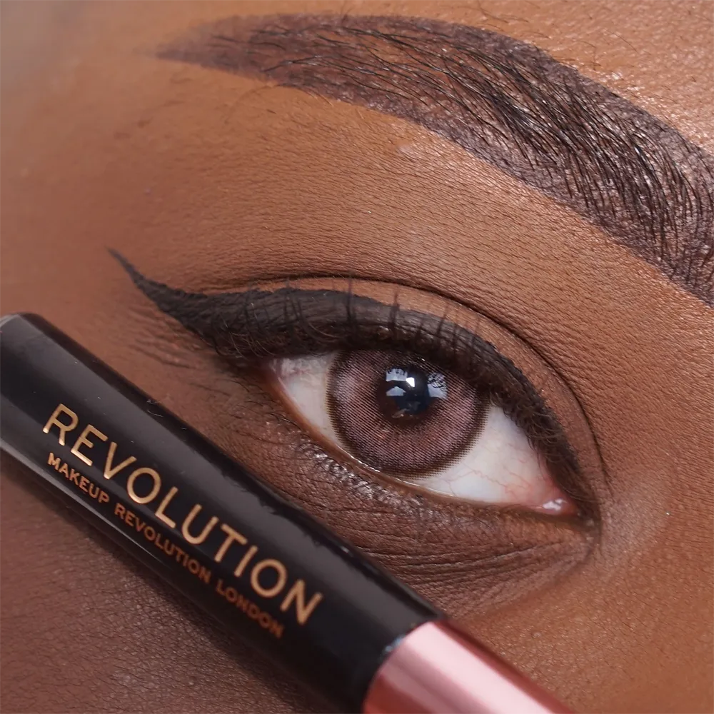 Makeup Revolution Super Flick Liquid Eyeliner - Black thumbnail 4