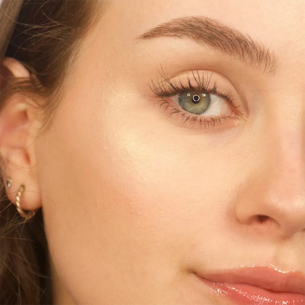 Makeup Revolution Beam Bright Highlighter
  - Bronze Baddie thumbnail 4