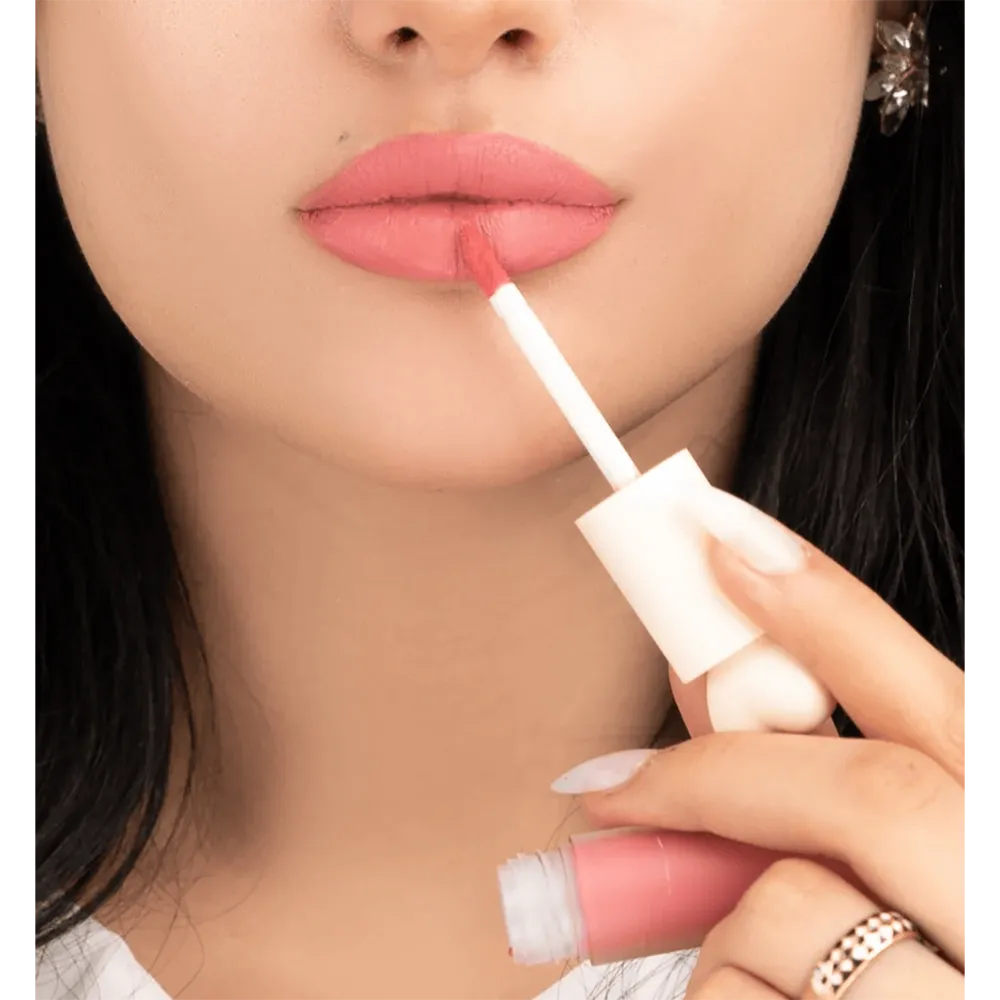 Hearts Liquid Matte Lipstick, 001 Rose Berry - 6 ml thumbnail 2