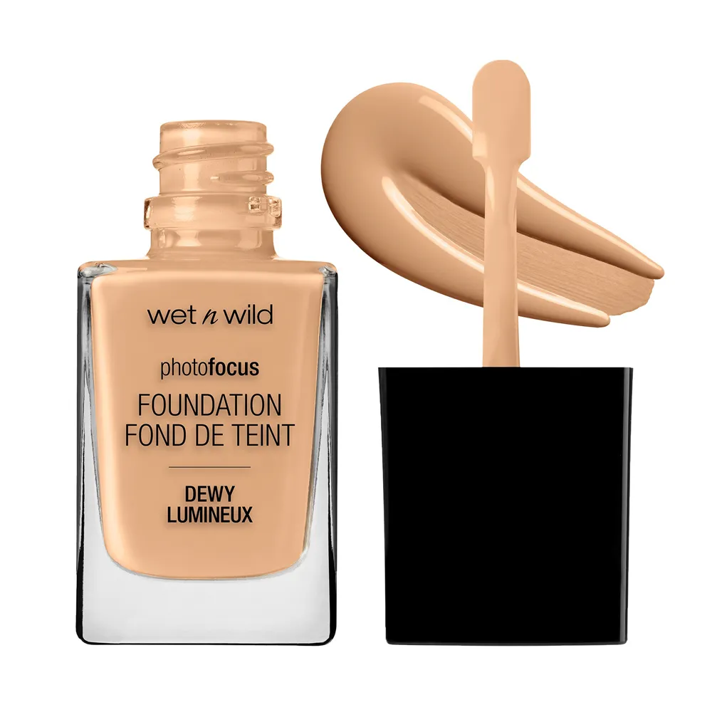 Wet N Wild Photo Focus Dewy Foundation - Classic Beige (28 ml) thumbnail 2