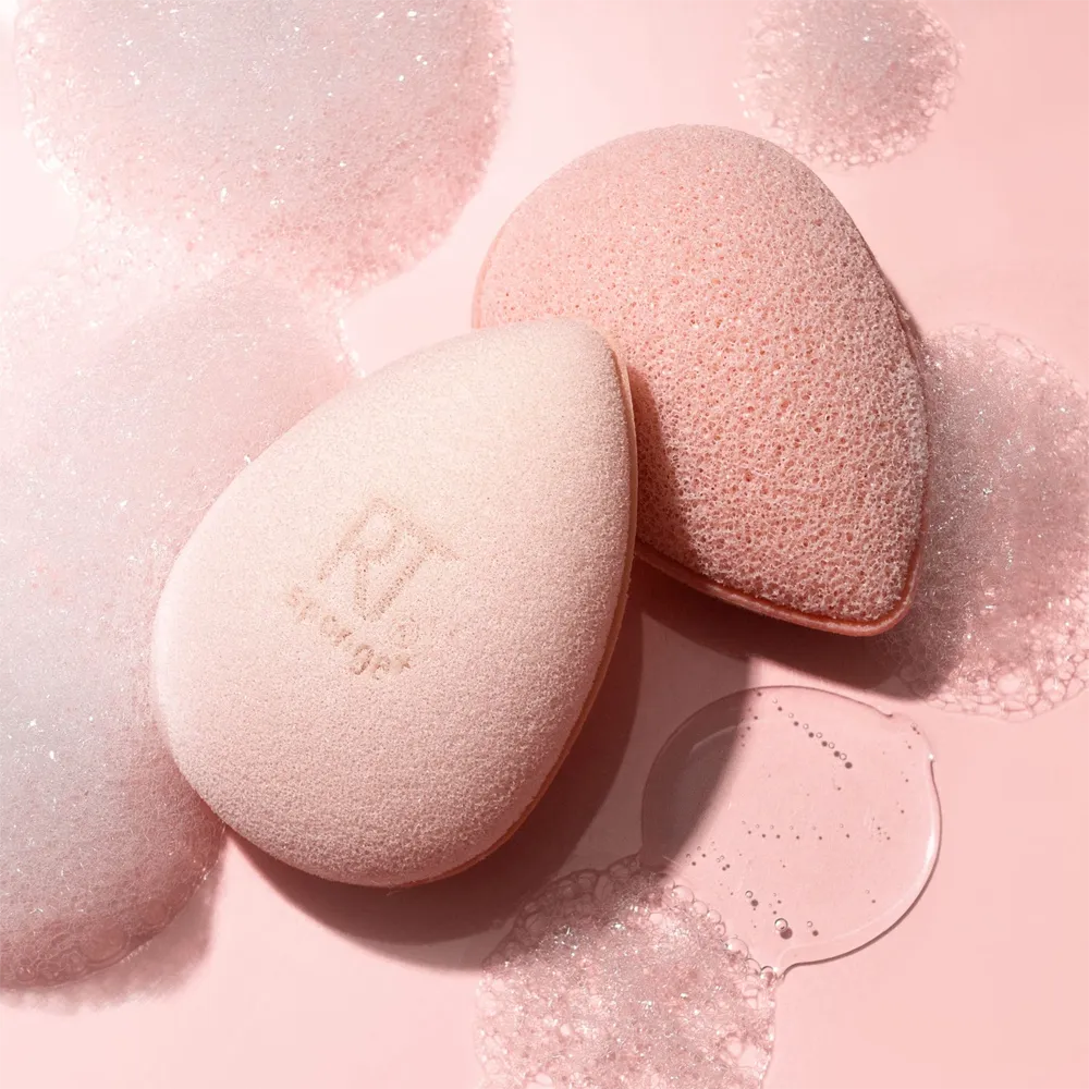 Real Techniques Miracle Cleanse Sponge 01486 thumbnail 3