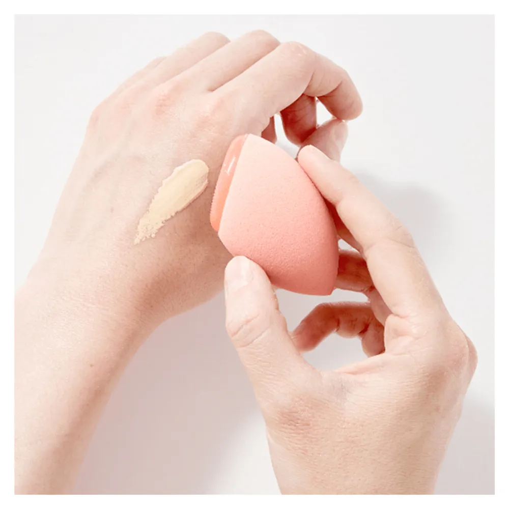 Real Techniques Miracle Mixing Sponge thumbnail 3