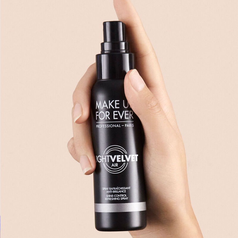 Make Up For Ever Light Velvet Air Mist Shine-Control Refreshing Spray - 100 ml thumbnail 4