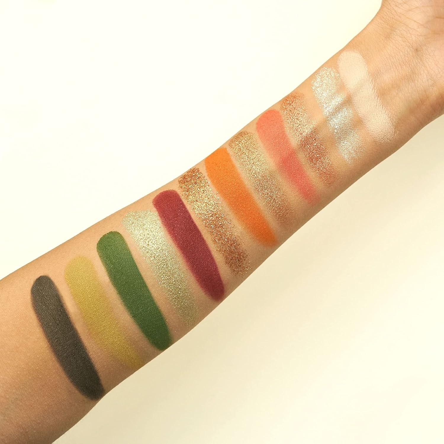 Kara Beauty Time Traveller 30 Colour Eyeshadow Palette thumbnail 3