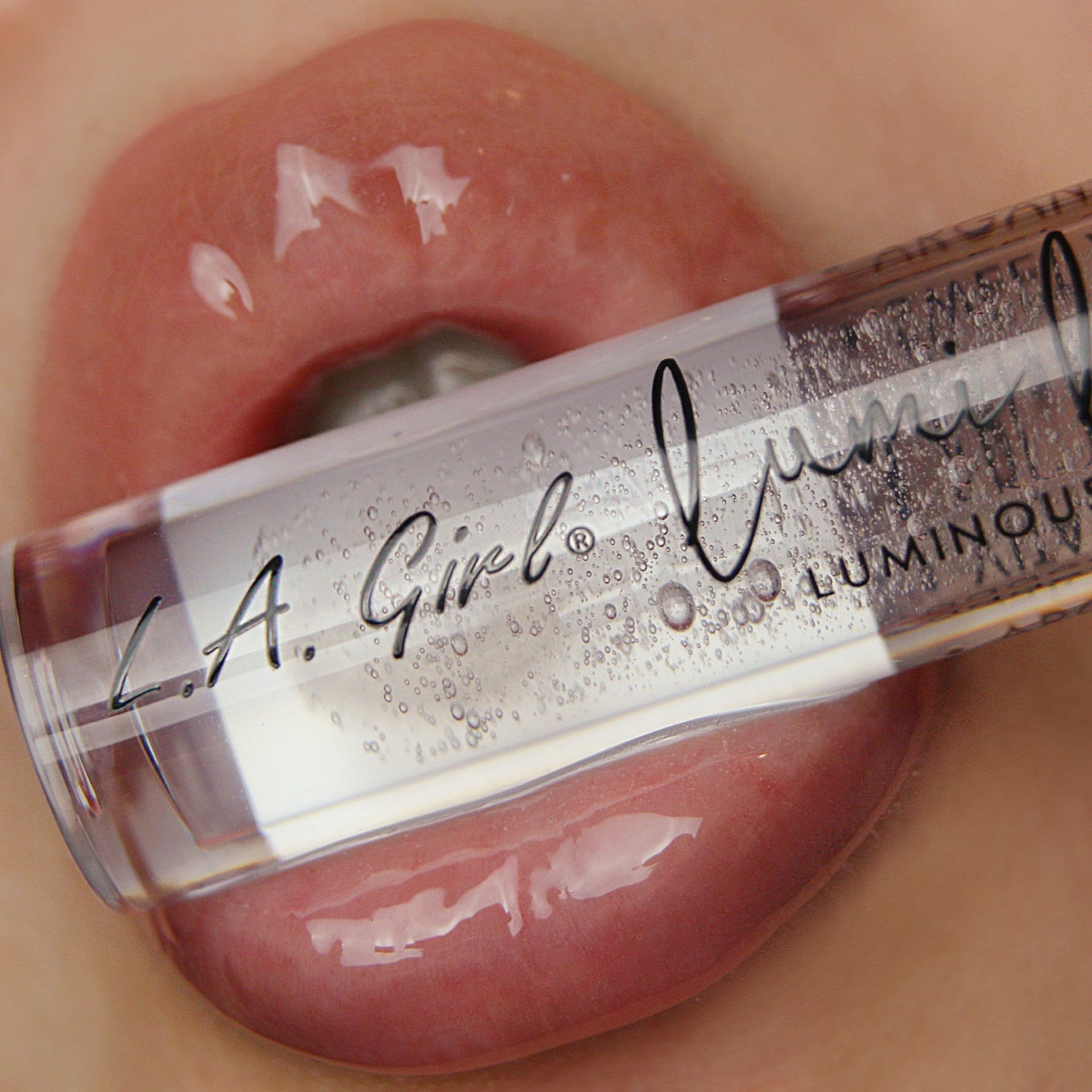 L.A.Girl Lumilicious Lipgloss - GLG940 Breathless thumbnail 2