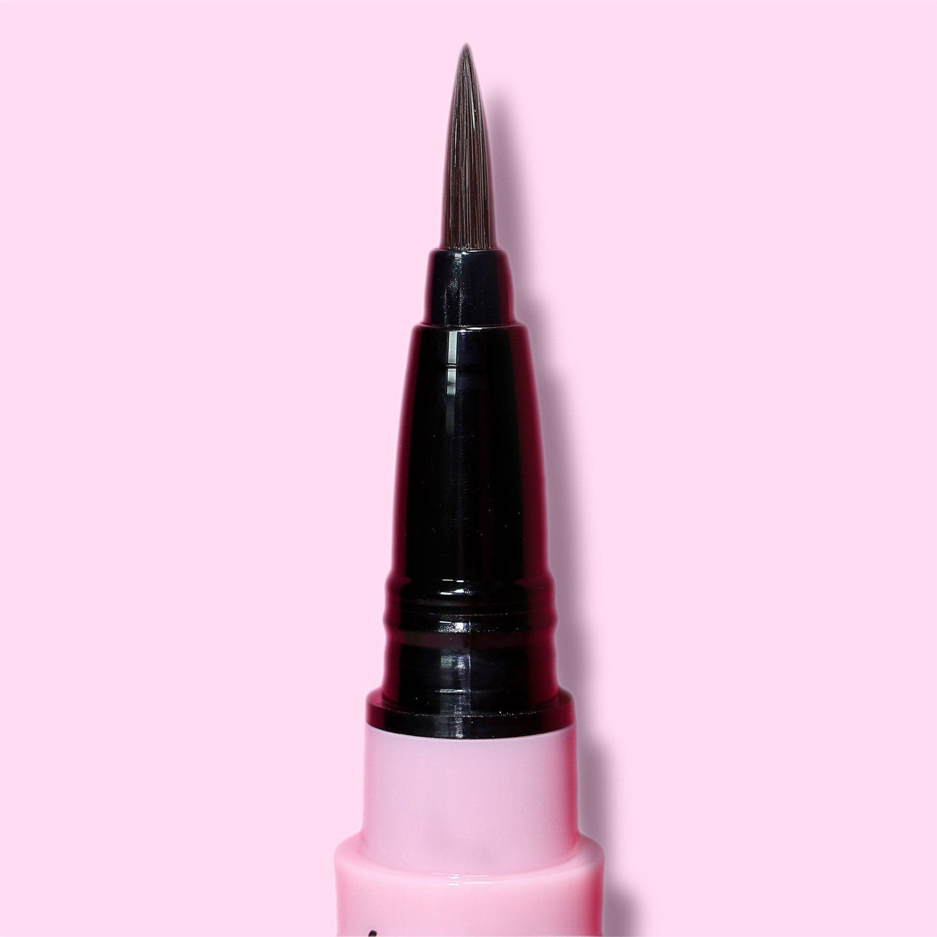 L.A.Girl The Artist Brush Pen Eyeliner - GLE740 Inky Black thumbnail 2