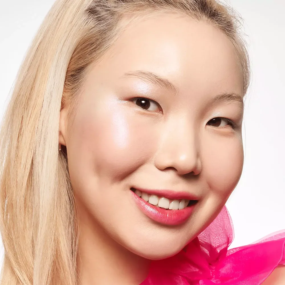 Essence Meta Glow Colour Changing Lipstick thumbnail 4