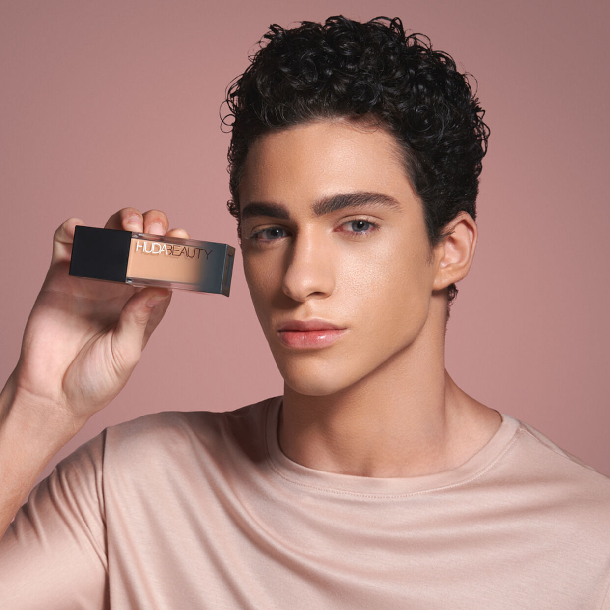 Huda Beauty #FauxFilter Luminous Matte Foundation - Toasted Coconut 240N thumbnail 2