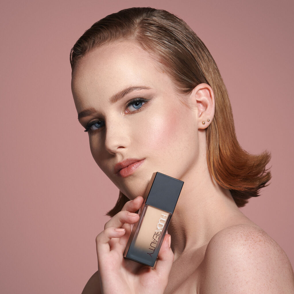 Huda Beauty #FauxFilter Luminous Matte Foundation - Vanilla 120B thumbnail 2