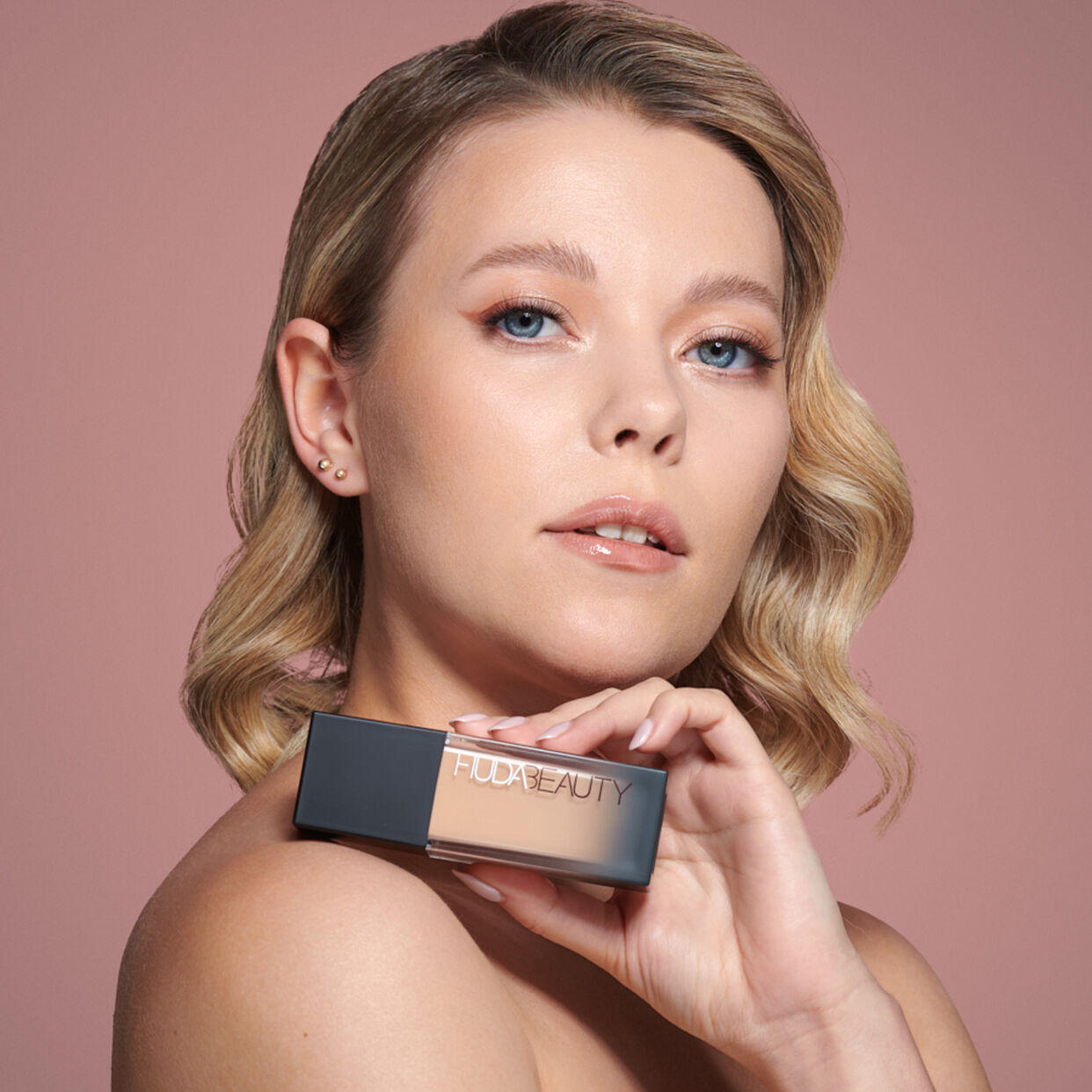 Huda Beauty #FauxFilter Luminous Matte Foundation - Chai 210B thumbnail 2