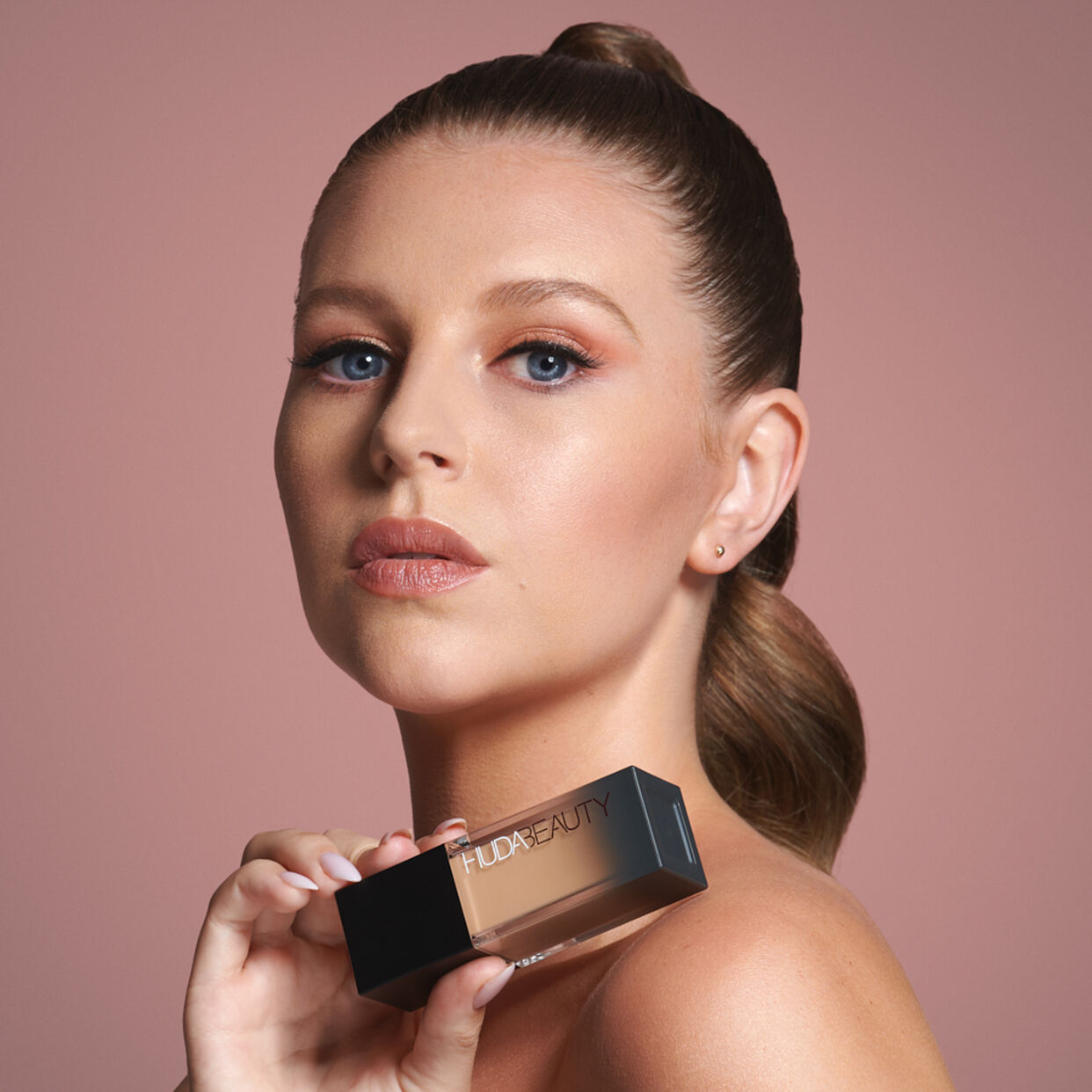 Huda Beauty #FauxFilter Luminous Matte Foundation - Macaroon 230N thumbnail 3