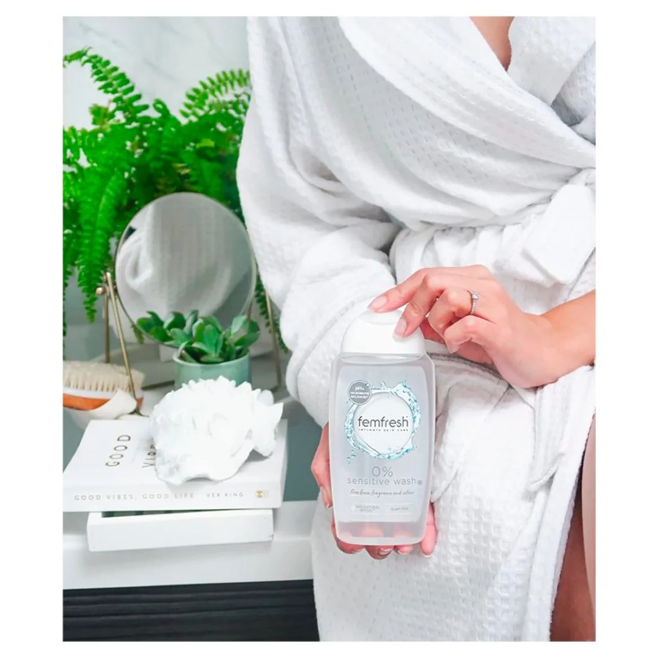 femfresh 0% Sensitive Wash - 250 ml thumbnail 2