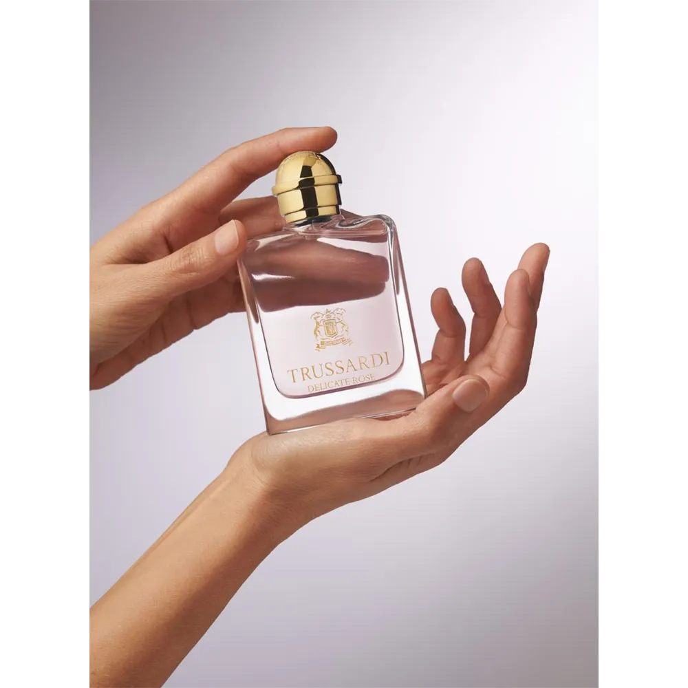 Trussardi Delicate Rose Eau de Toilette - 50 ml thumbnail 4