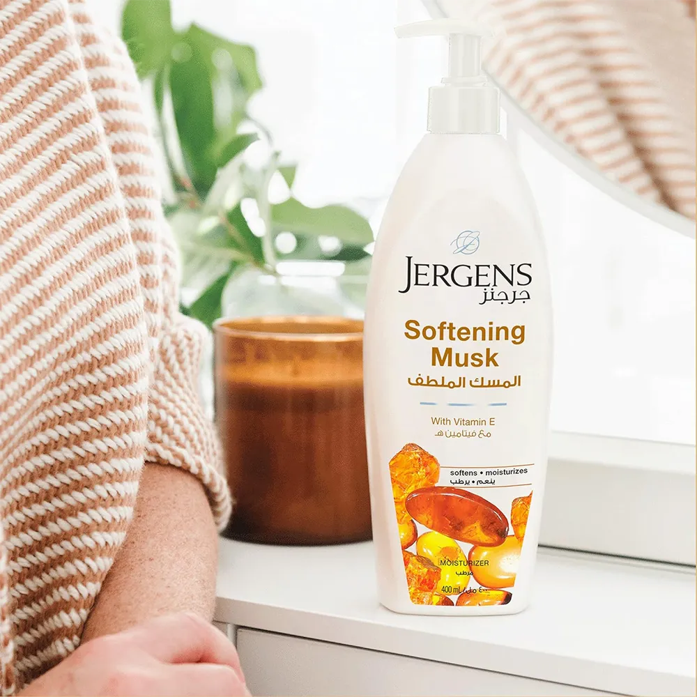 Jergens Softening Musk Dry Skin Moisturizer - 400 ml thumbnail 4